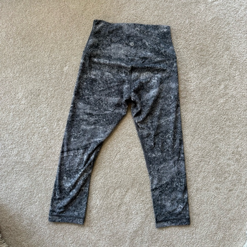 Lululemon Align Crop 21" Area Ice Grey size 4